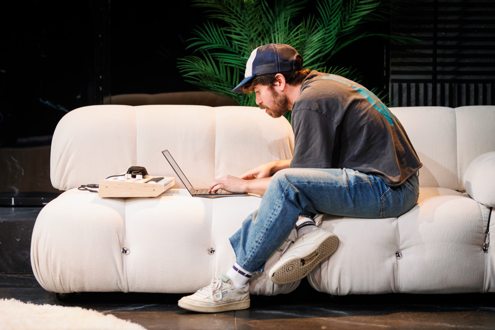 A scene from Hit Machine at Soho Theatre